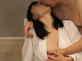 人の嫁孕ませドキュメント「秘事」　熟れ妻の生膣に子宮内射精　サンプル画像08